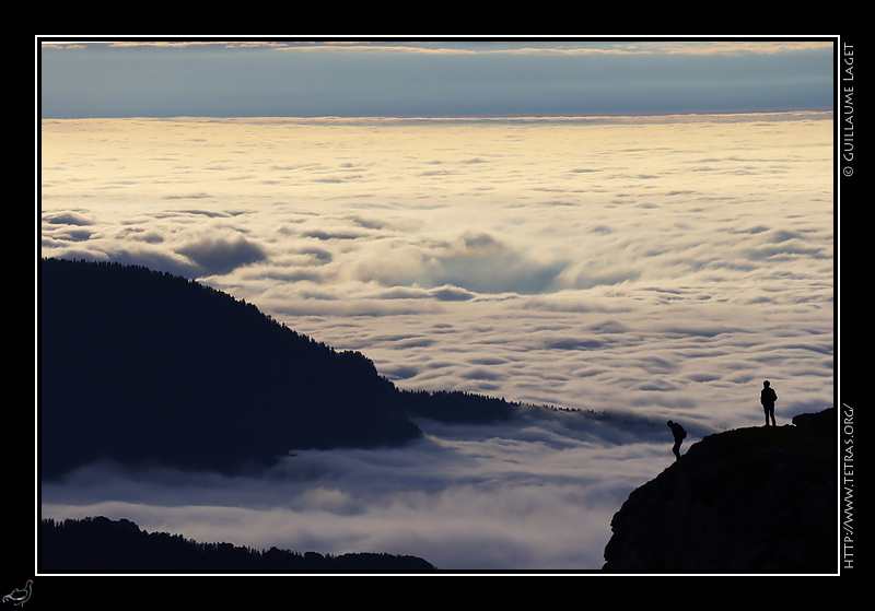 Photo : Mer de nuages sous la Dent de Crolles, et quelques humains dconfins ! 
