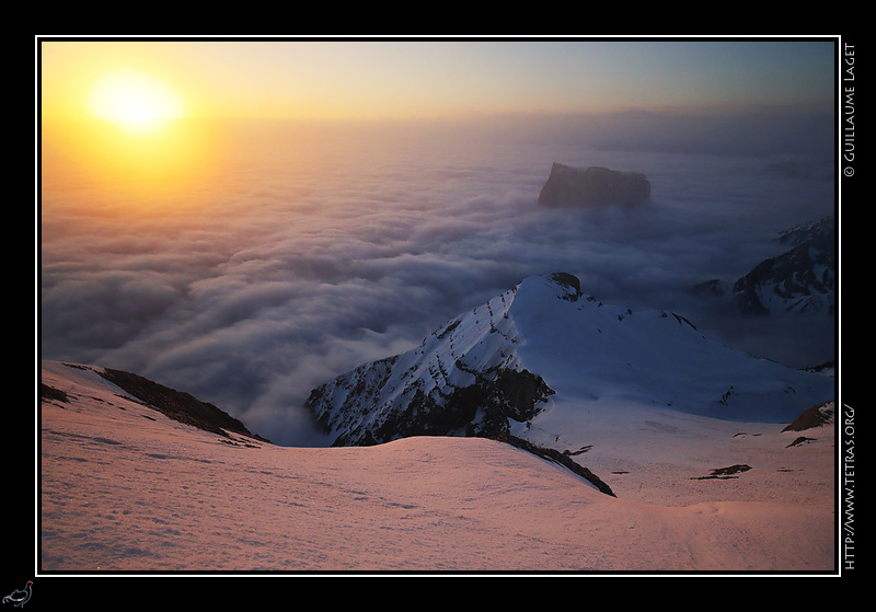 Photo : le Mont Aiguille et la Mer depuis le Grand Veymont 
