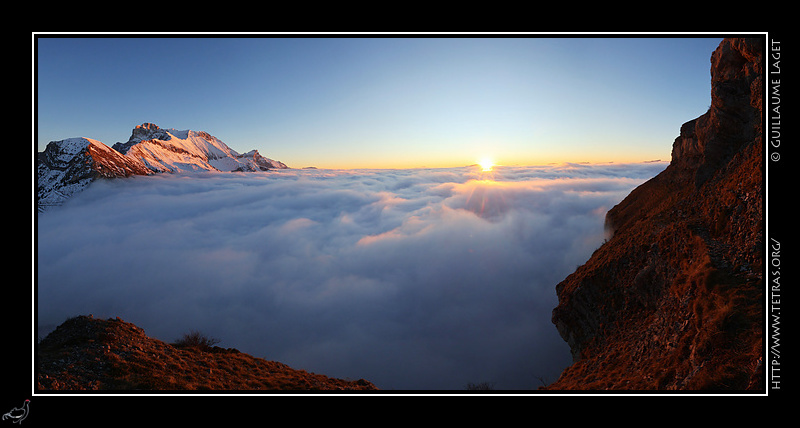 Photo : Obiou au dessus des nuages 
