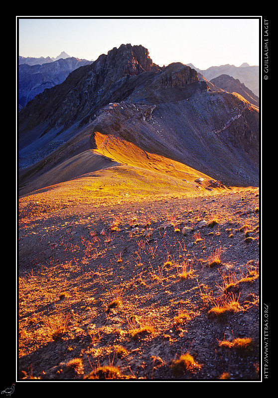 Alpes du Sud : Le col du Fer, frontire italienne au dessus des lacs de Vens